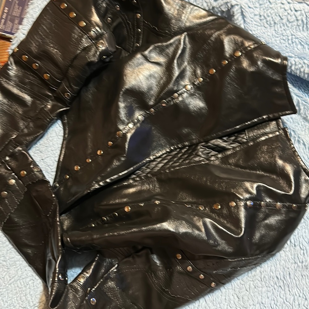 Leather jacket small size I don’t know the brand